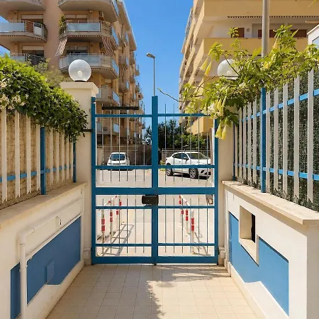 Salsedine Sea View דירה